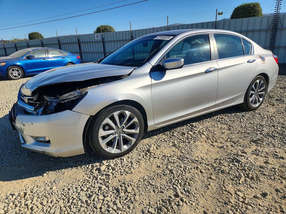 Снимка 1 от търг – 2014 HONDA ACCORD с VIN 1HGCR2F52EA263109