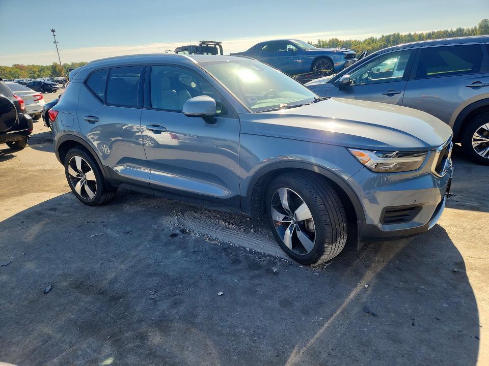 Foto 4 de la subasta – 2020 VOLVO XC40 con VIN YV4162UKXL2339817
