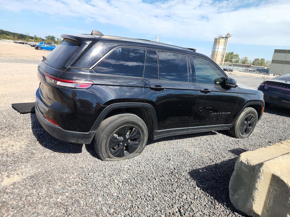 Снимка 3 от търг – 2022 JEEP GRAND CHEROKEE с VIN 1C4RJYB61N8725023
