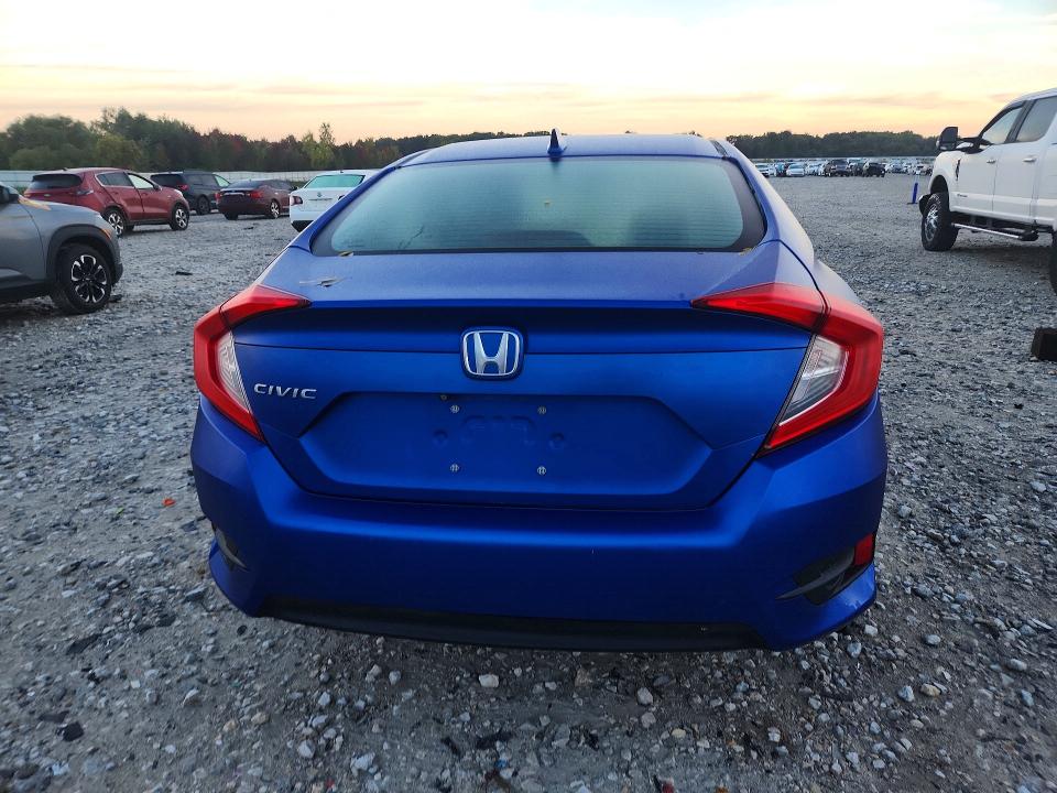 Снимка 6 от търг – 2018 HONDA CIVIC с VIN 19XFC2F77JE018070