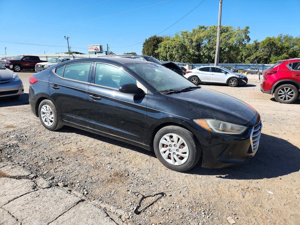 Снимка 4 от търг – 2017 HYUNDAI ELANTRA с VIN 5NPD74LF4HH099814