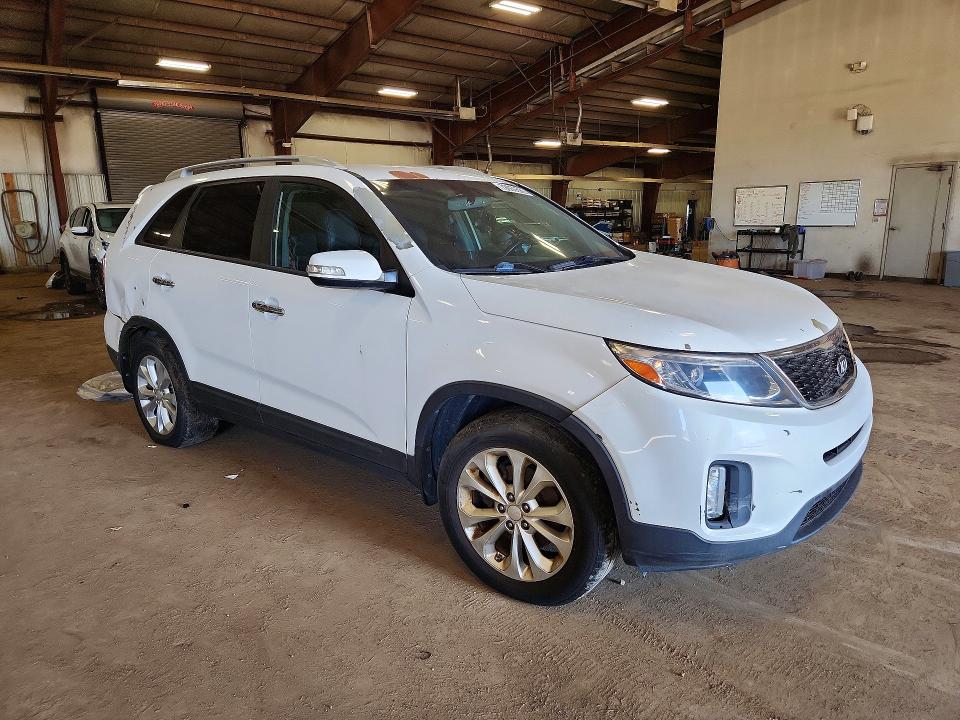 Photo 4 from auction – 2014 KIA SORENTO with VIN 5XYKU4A71EG492720