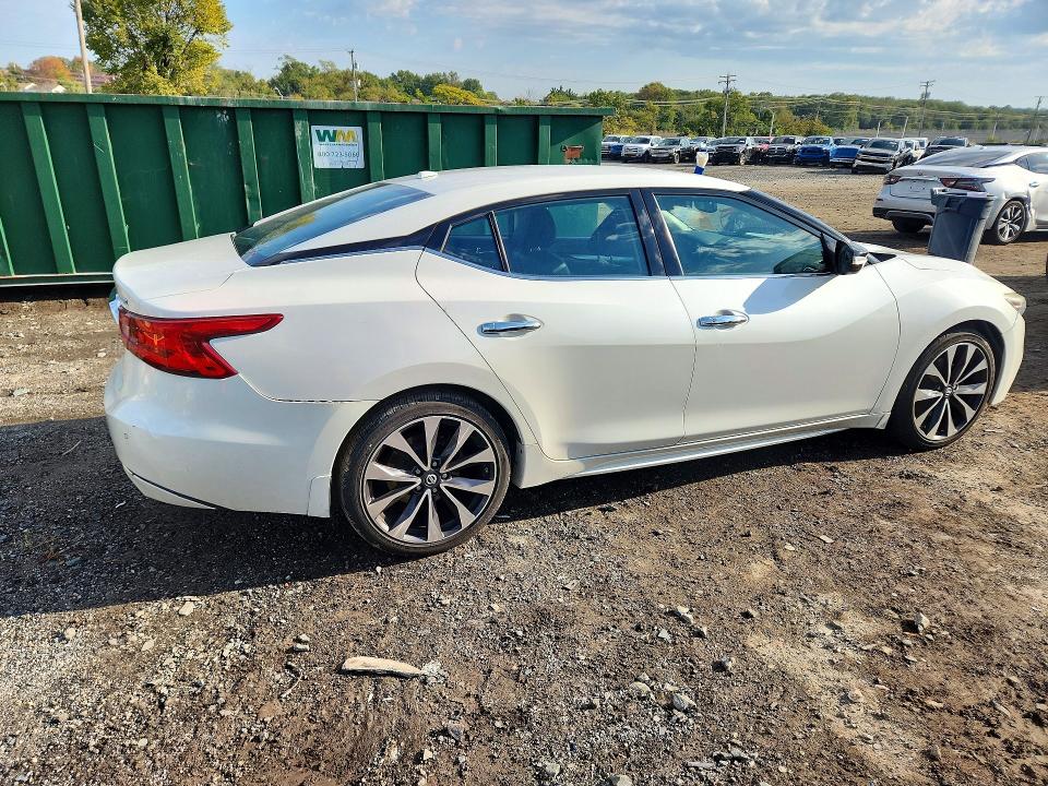 Снимка 3 от търг – 2016 NISSAN MAXIMA с VIN 1N4AA6AP8GC384978
