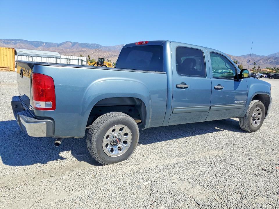 Снимка 3 от търг – 2007 GMC NEW SIERRA с VIN 2GTEC13C971533679