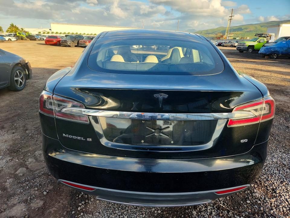 Снимка 6 от търг – 2014 TESLA MODEL S с VIN 5YJSA1S1XEFP51701