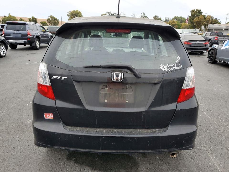 Снимка 6 от търг – 2013 HONDA FIT с VIN JHMGE8H53DC001337
