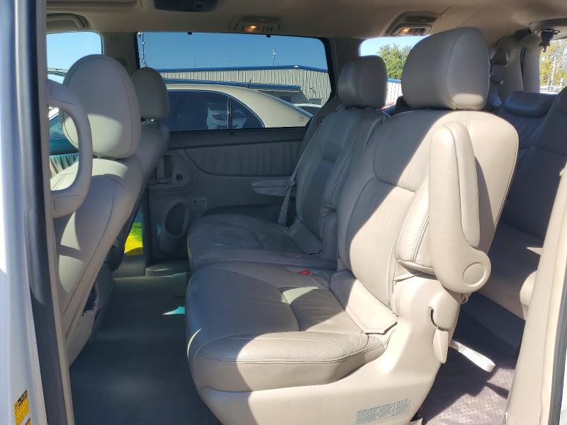 Photo 11 from auction – 2004 TOYOTA SIENNA with VIN 5TDBA22C04S019322