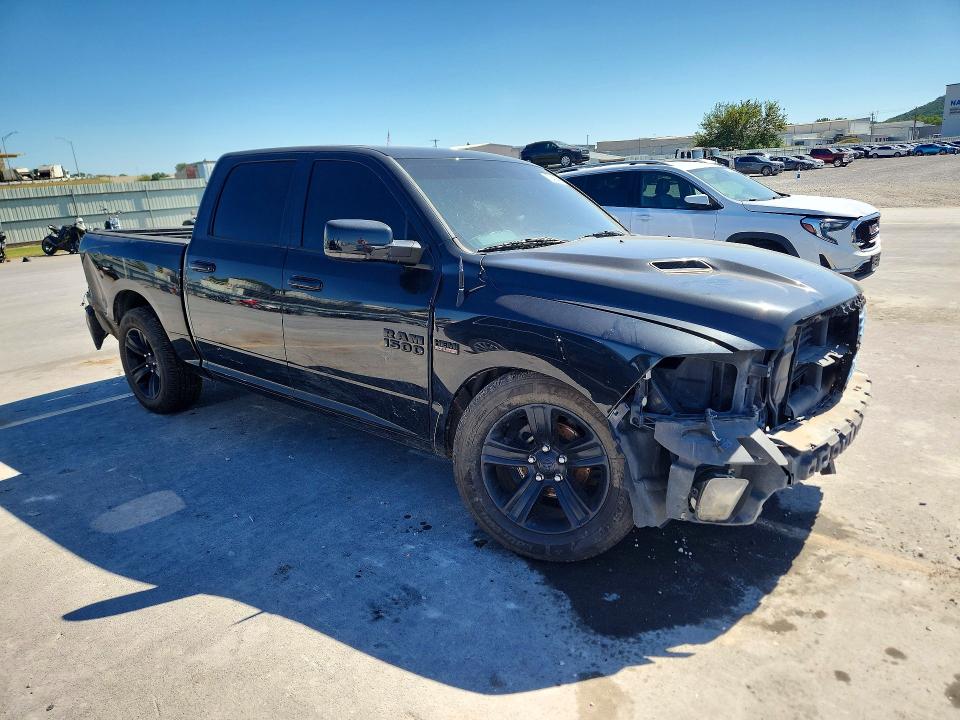 Foto 4 de la subasta – 2017 RAM 1500 con VIN 1C6RR7MTXHS558830