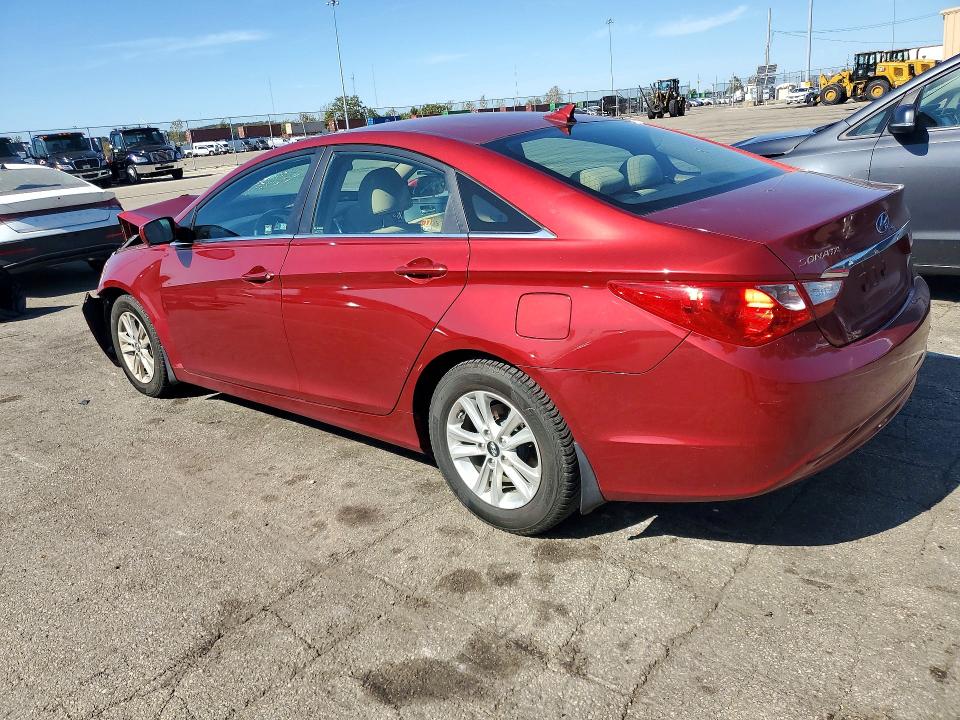 Снимка 2 от търг – 2011 HYUNDAI SONATA с VIN 5NPEB4AC8BH268087