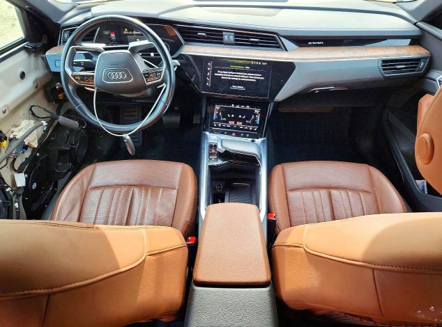 صورة رقم 8 من المزاد - 2019 AUDI E-TRON مع VIN WA1LAAGE3KB015479