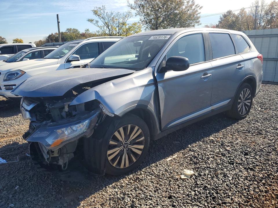MITSUBISHI OUTLANDER 2019 with VIN JA4AD2A3XKZ047218 - Photo from auction