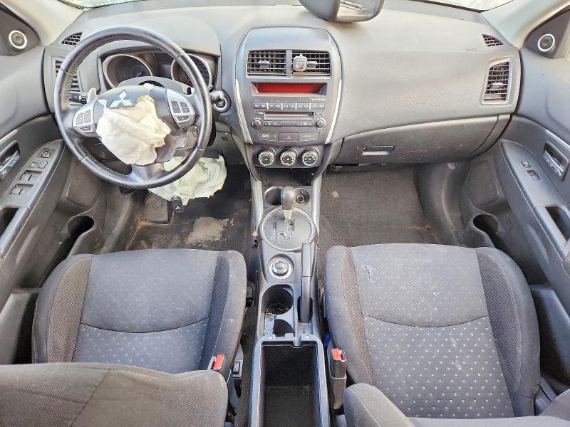 Снимка 8 от търг – 2012 MITSUBISHI RVR с VIN JA4AJ4AU3CZ605408