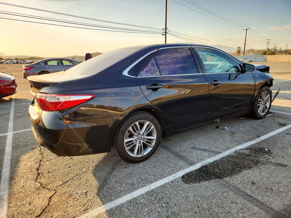 Снимка 3 от търг – 2015 TOYOTA CAMRY с VIN 4T1BF1FK8FU008530