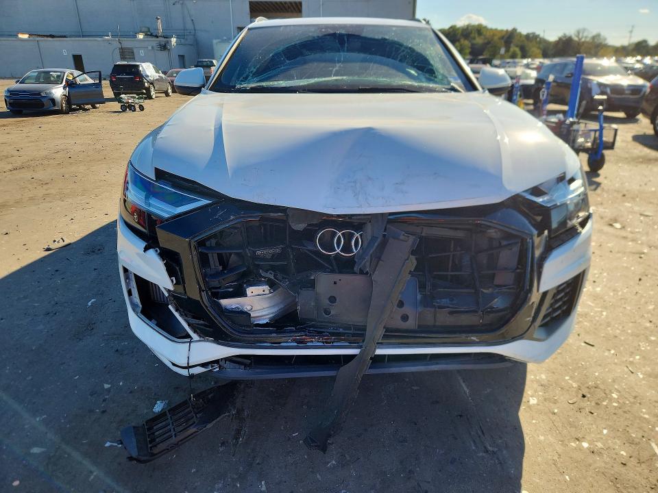 Zdjęcie 5 z aukcji – 2020 AUDI Q8 z VIN WA1AVAF10LD022180
