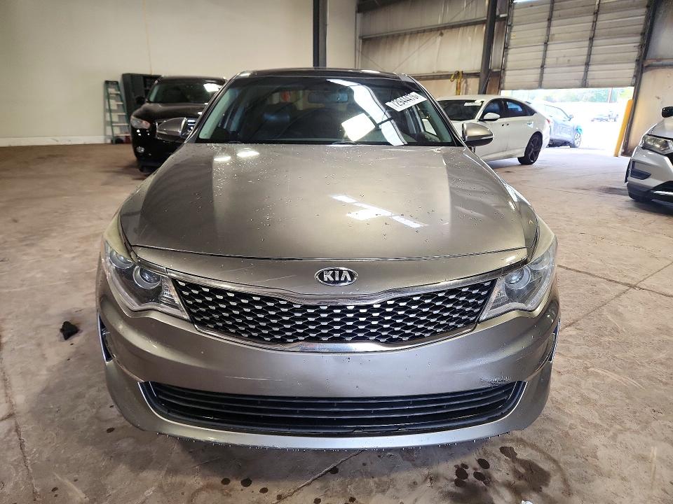 Zdjęcie 5 z aukcji – 2016 KIA OPTIMA z VIN 5XXGU4L32GG092754