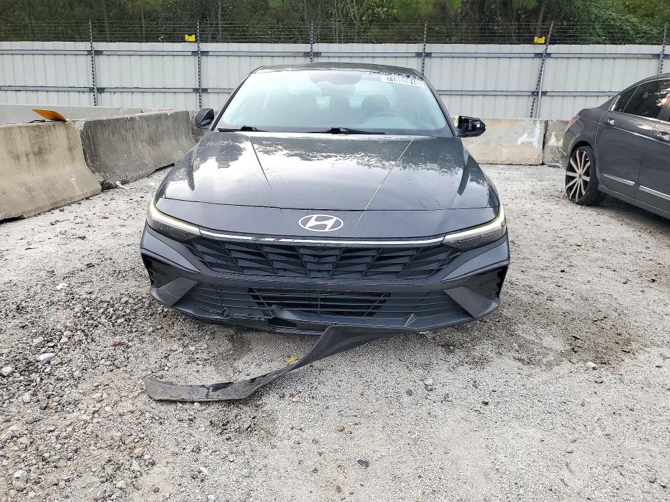 Снимка 5 от търг – 2024 HYUNDAI ELANTRA с VIN KMHLM4DG3RU639748