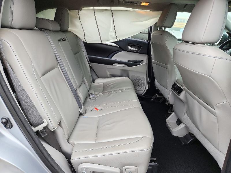 Снимка 11 от търг – 2016 TOYOTA HIGHLANDER с VIN 5TDJKRFH4GS273126
