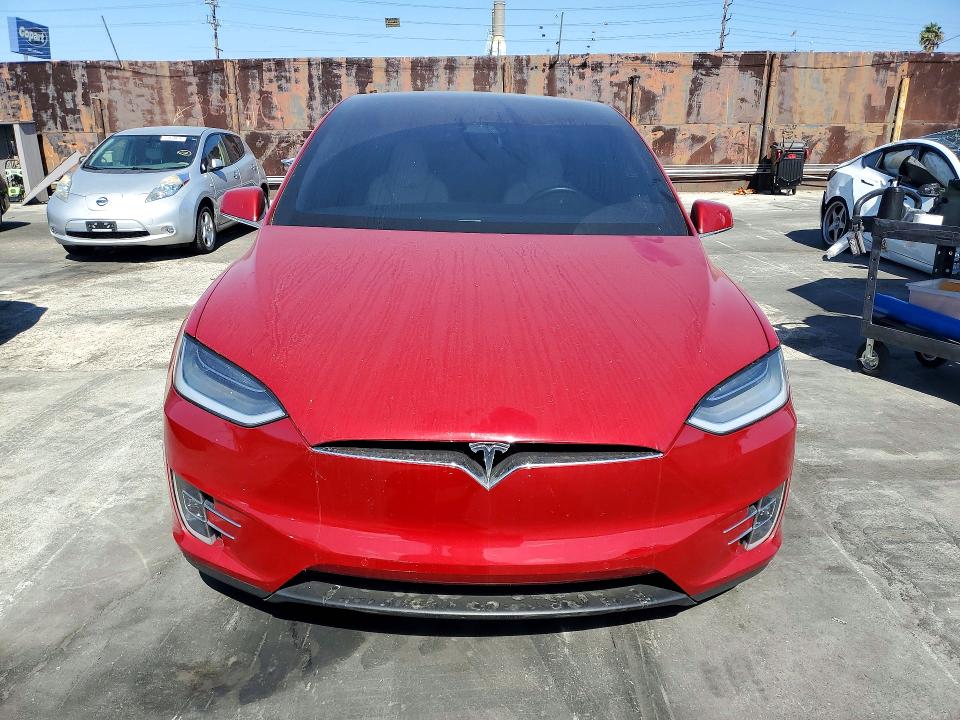 Photo 5 from auction – 2019 TESLA MODEL X with VIN 5YJXCDE21KF211820