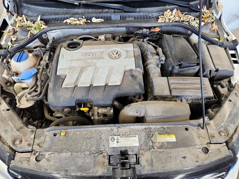 Снимка 11 от търг – 2014 VOLKSWAGEN JETTA с VIN 3VWLL7AJ6EM381679