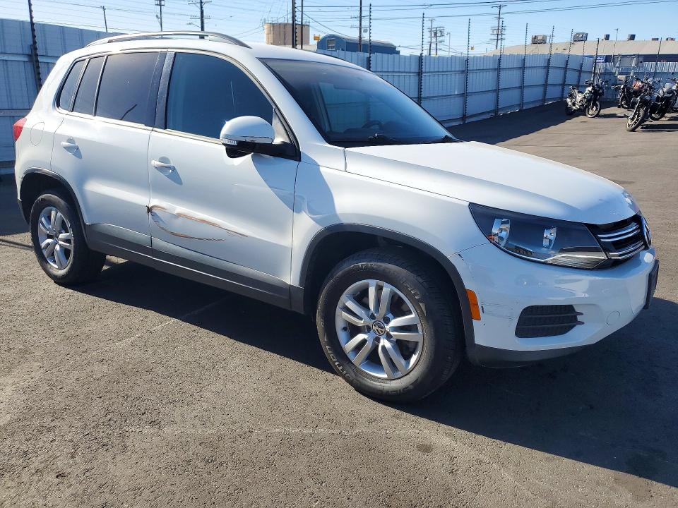 Снимка 4 от търг – 2015 VOLKSWAGEN TIGUAN с VIN WVGAV7AX6FW599398