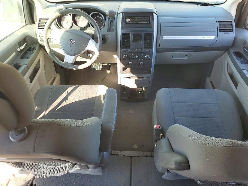 Снимка 8 от търг – 2010 DODGE GRAND CARAVAN с VIN 2D4RN4DE2AR297448