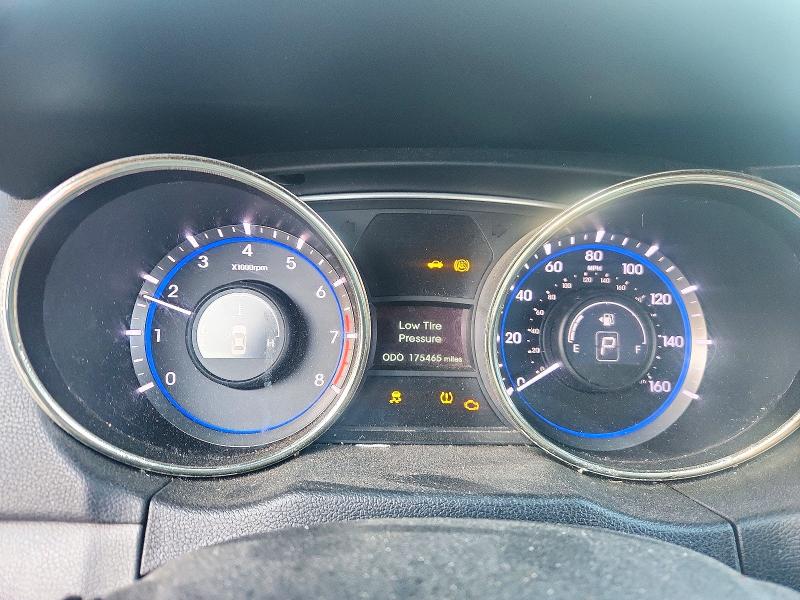 Снимка 9 от търг – 2011 HYUNDAI SONATA с VIN 5NPEC4AB4BH185812