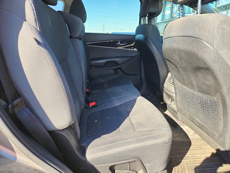 Фото 11 с аукциона – 2016 KIA SORENTO с VIN 5XYPGDA54GG140925