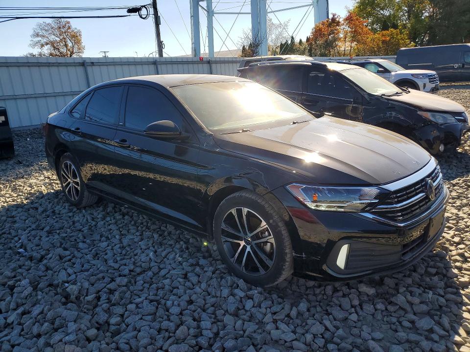 Zdjęcie 4 z aukcji – 2023 VOLKSWAGEN JETTA z VIN 3VWBM7BU1PM015813