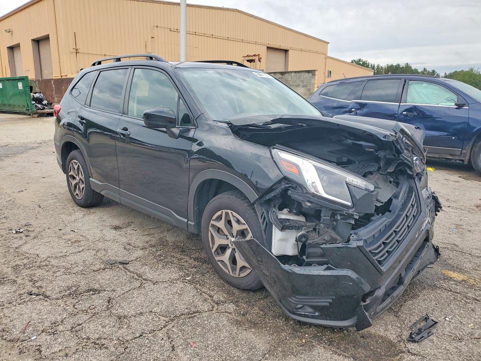 Foto 4 de la subasta – 2023 SUBARU FORESTER con VIN JF2SKAEC2PH516644