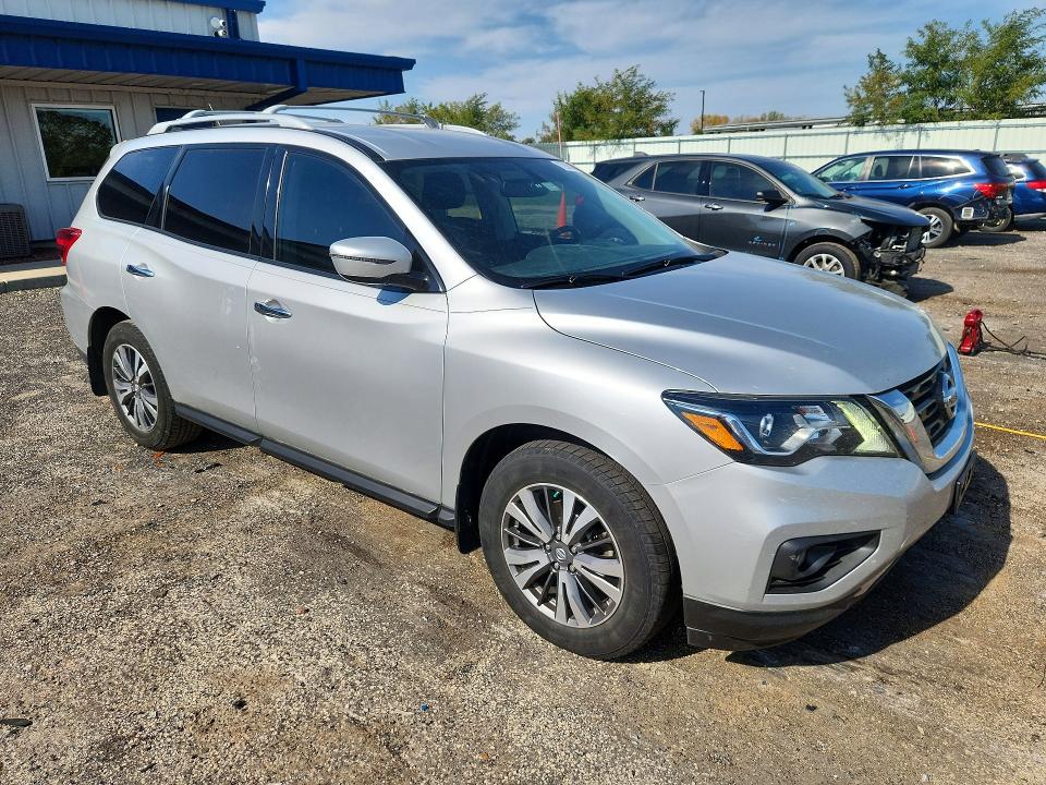 Photo 4 from auction – 2017 NISSAN PATHFINDER with VIN 5N1DR2MN4HC627962