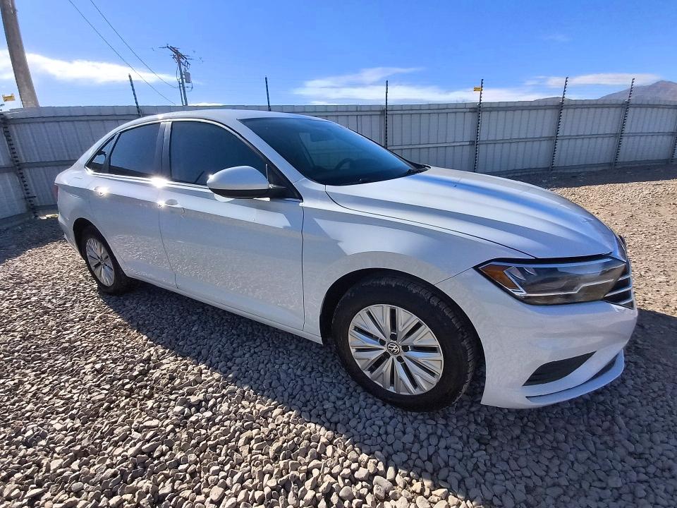 Photo 4 from auction – 2019 VOLKSWAGEN JETTA with VIN 3VWC57BU3KM275429