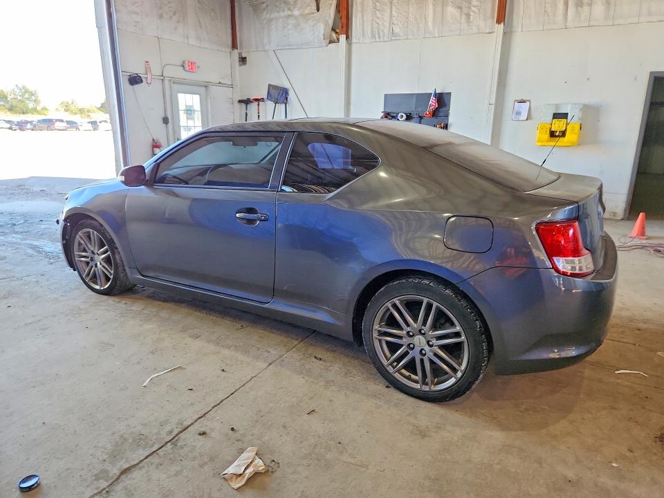 Снимка 2 от търг – 2013 SCION TC с VIN JTKJF5C71D3052081