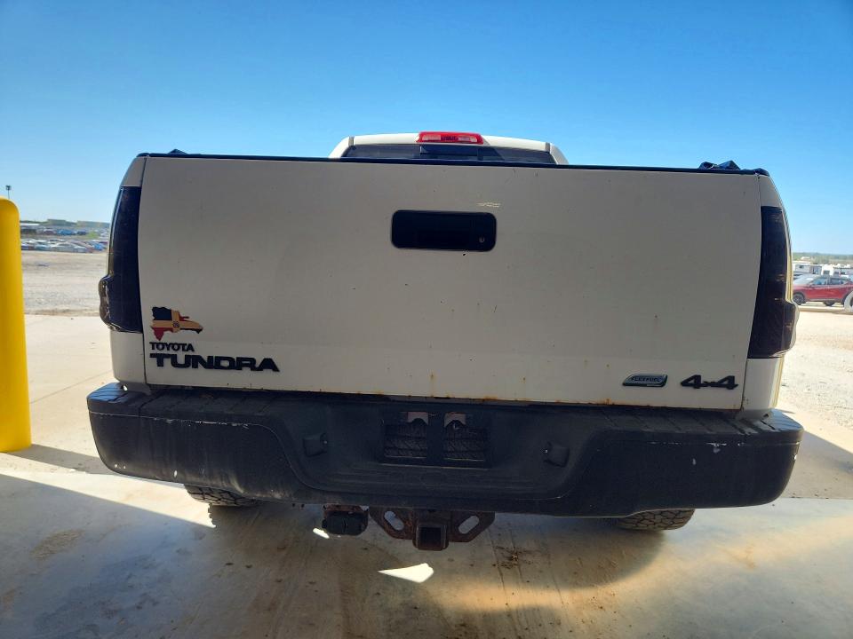Photo 6 from auction – 2011 TOYOTA TUNDRA with VIN 5TFUW5F12BX180010