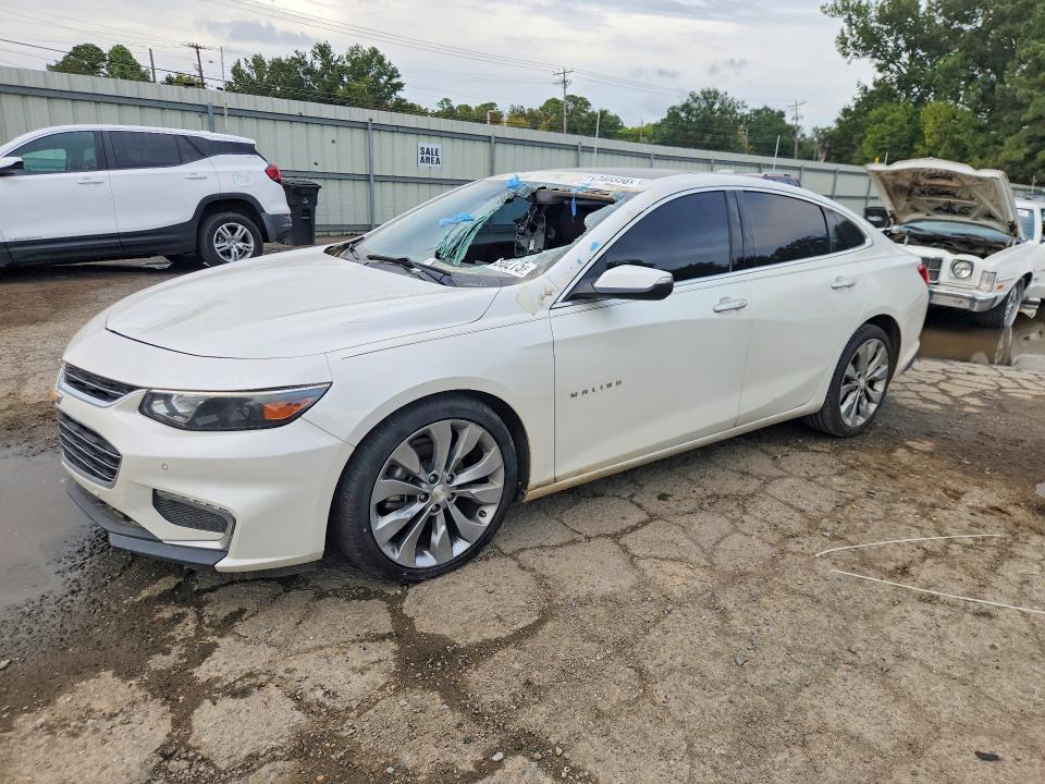 CHEVROLET MALIBU 2018 with VIN 1G1ZE5SX5JF178901 - Photo from auction