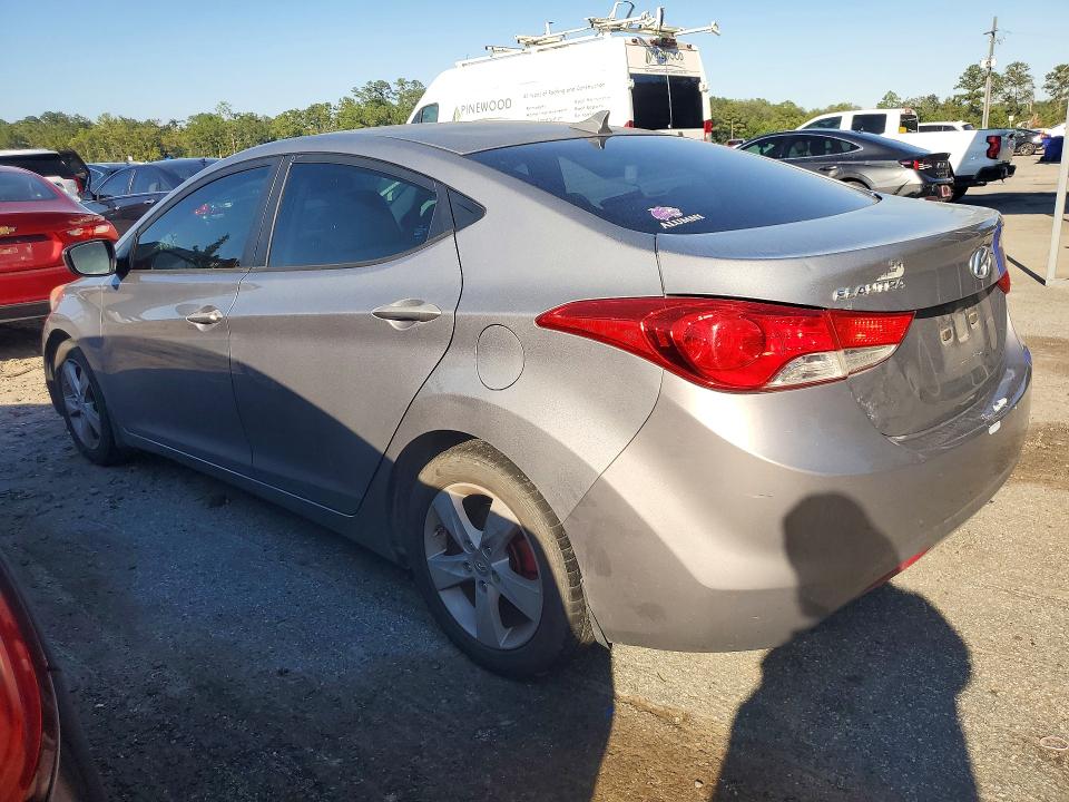 Photo 2 from auction – 2013 HYUNDAI ELANTRA with VIN KMHDH4AE9DU760465
