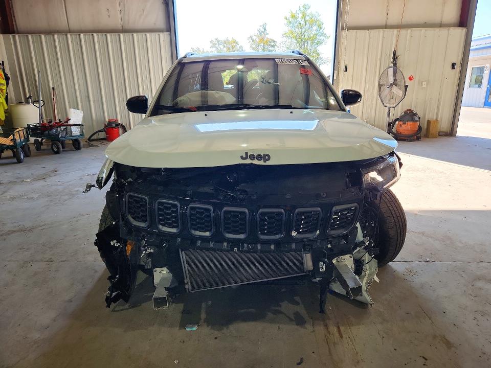 Photo 5 from auction – 2025 JEEP COMPASS with VIN 3C4NJDBN3ST606286