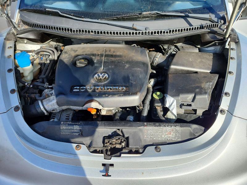 Снимка 11 от търг – 2004 VOLKSWAGEN NEW BEETLE с VIN 3VWCD31C84M423615
