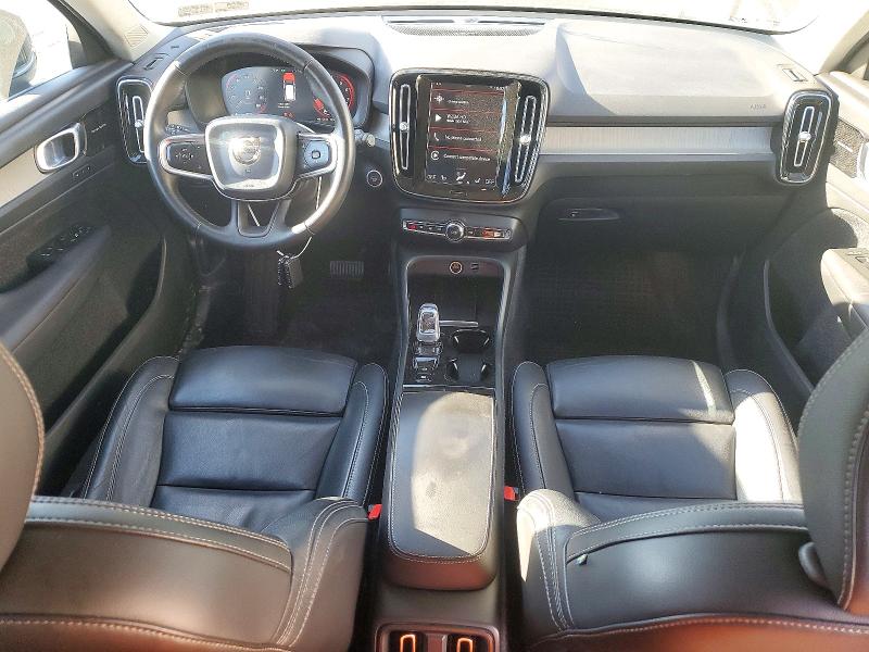 Zdjęcie 8 z aukcji – 2020 VOLVO XC40 z VIN YV4162UL2L2311406