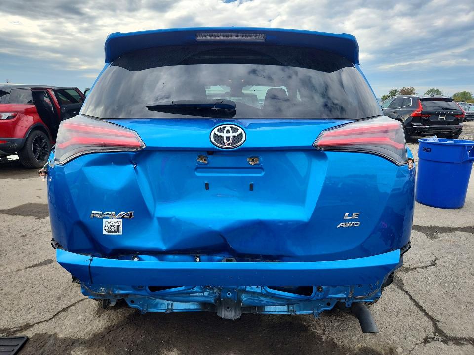 Снимка 6 от търг – 2018 TOYOTA RAV4 с VIN JTMBFREV2JJ183171