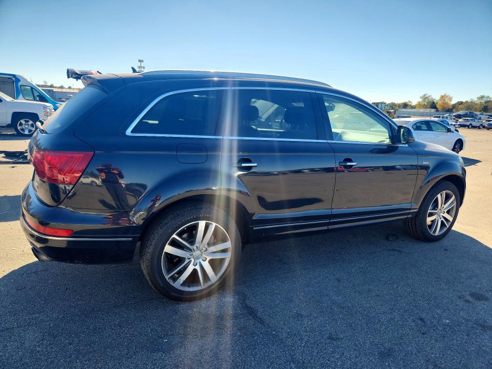 Снимка 3 от търг – 2015 AUDI Q7 с VIN WA1LGAFE3FD032292