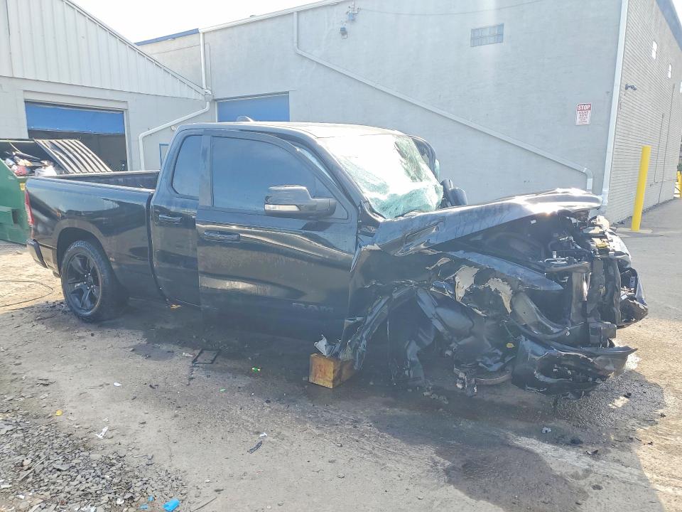 صورة رقم 4 من المزاد - 2021 RAM 1500 مع VIN 1C6SRFBT9MN669781