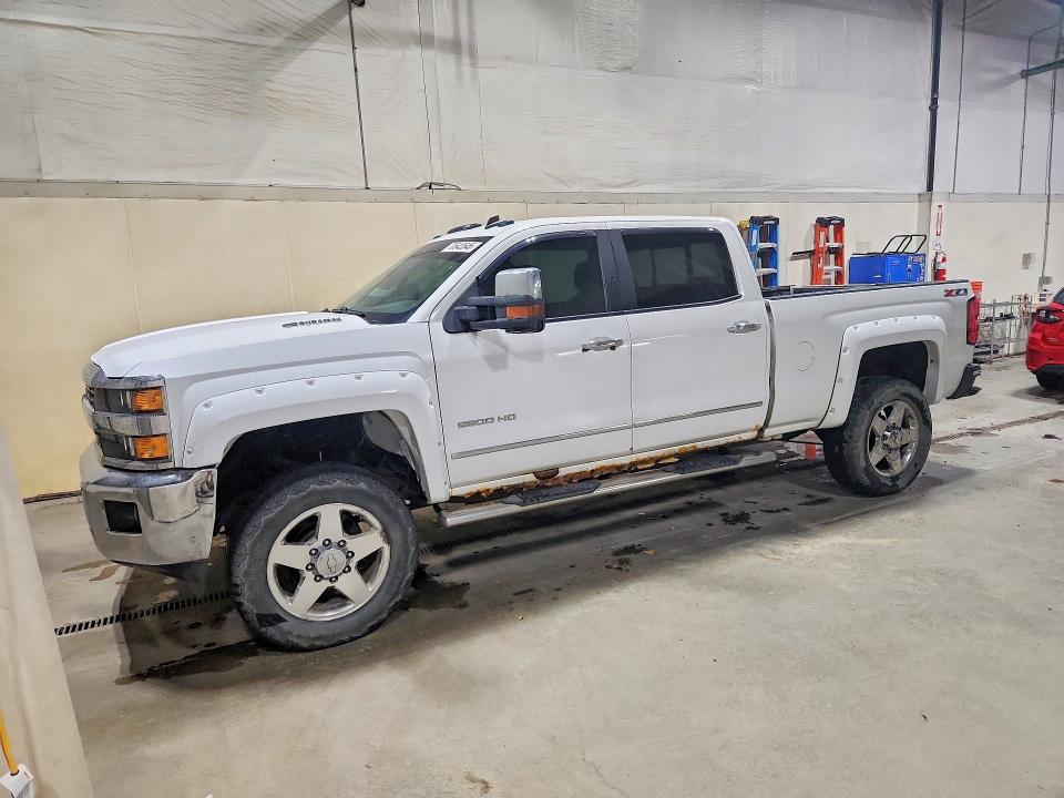 CHEVROLET SILVERADO 2015 with VIN 1GC1KWE89FF179614 - Photo from auction