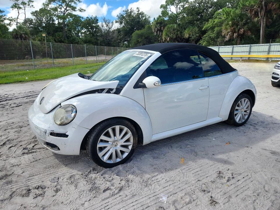 VOLKSWAGEN NEW BEETLE 2010 с VIN 3VWRW3AL6AM006882 - Снимка от търг