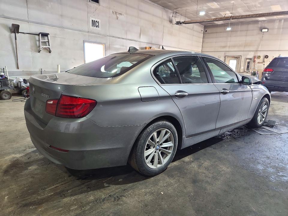 Снимка 3 от търг – 2013 BMW 528 с VIN WBAXH5C53DD111469