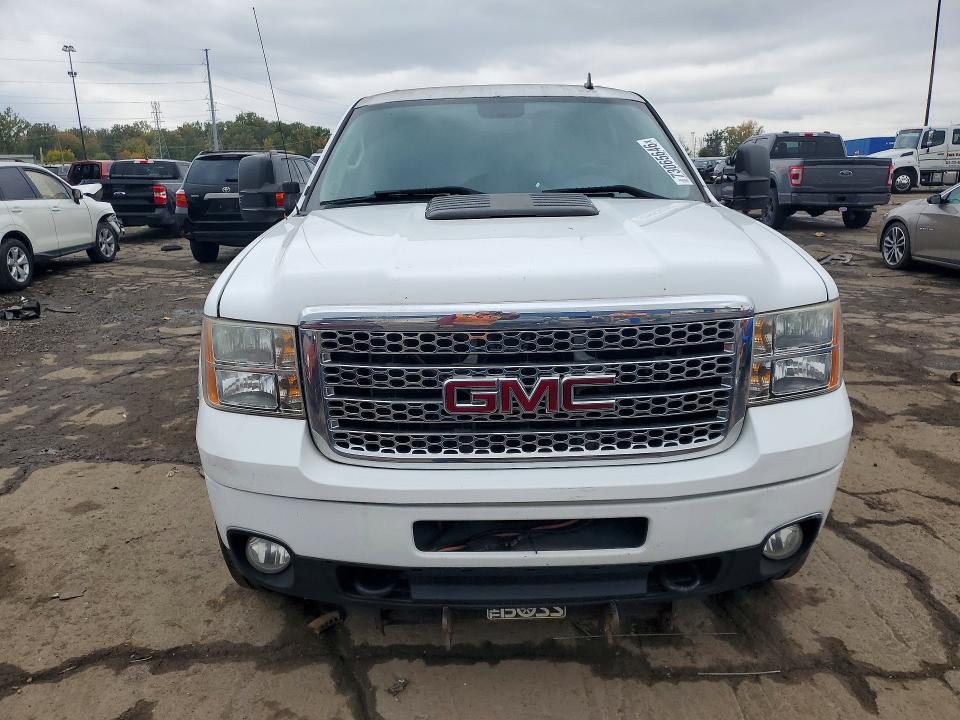 Снимка 5 от търг – 2014 GMC SIERRA с VIN 1GT125EG6EF159482