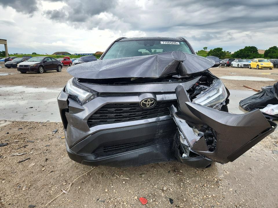 Снимка 5 от търг – 2022 TOYOTA RAV4 с VIN 2T3W1RFVXNC182096
