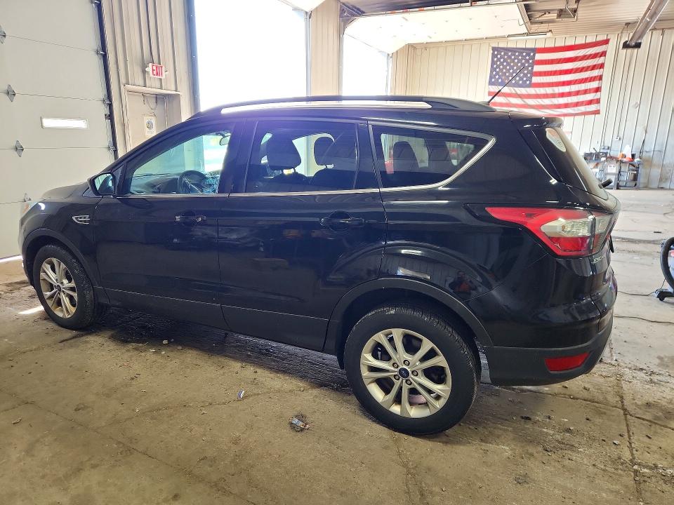 Photo 2 from auction – 2017 FORD ESCAPE with VIN 1FMCU0GD7HUB77879