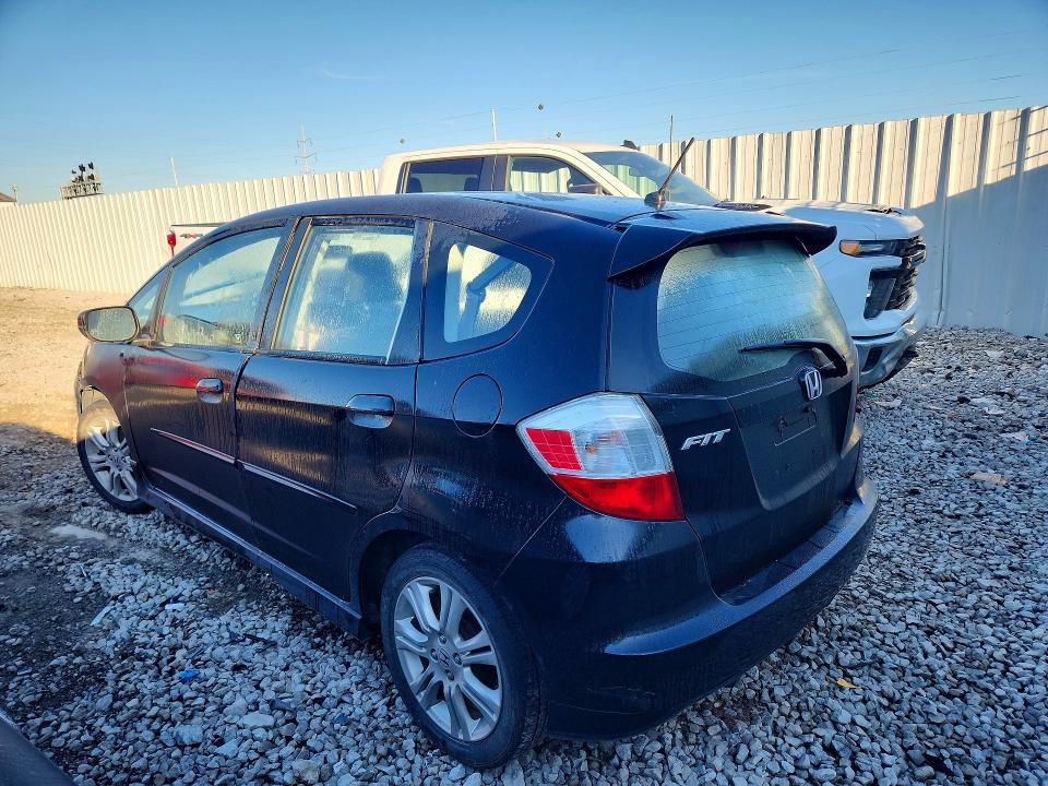Photo 2 from auction – 2011 HONDA FIT with VIN JHMGE8H52BC026095