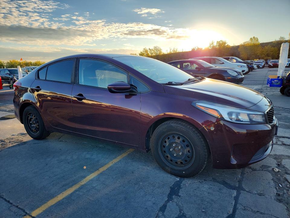 Zdjęcie 4 z aukcji – 2017 KIA FORTE z VIN 3KPFK4A71HE032742