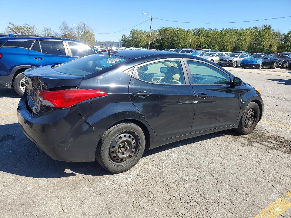 Снимка 3 от търг – 2012 HYUNDAI ELANTRA с VIN 5NPDH4AE9CH149297